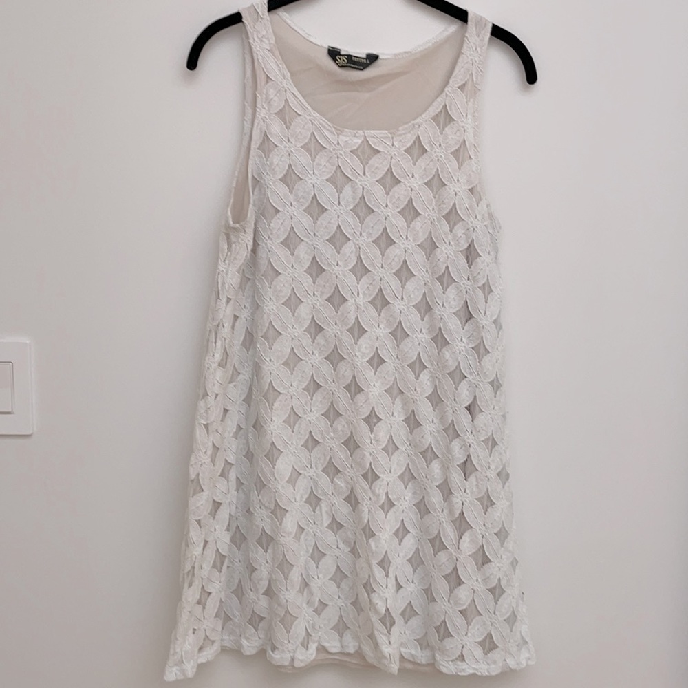 A-line lace patterned dress